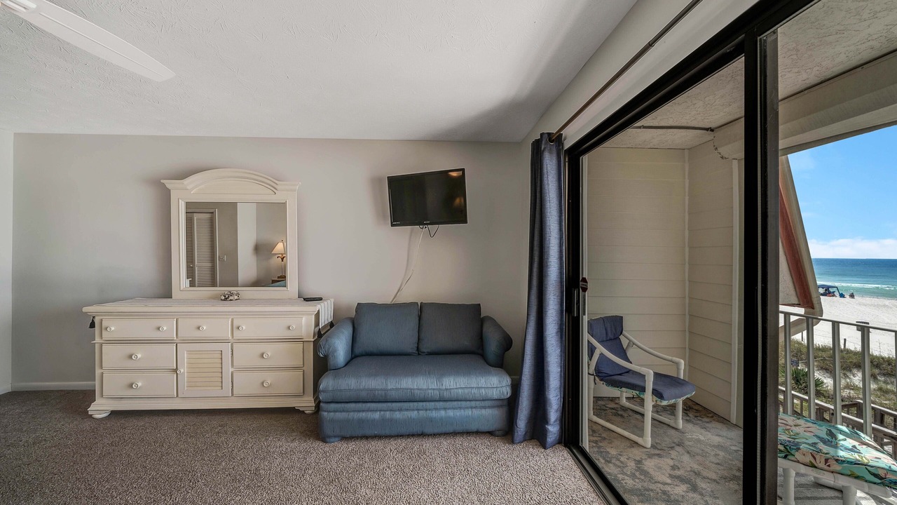 Photo of Livingroom in Silver Sands Beach
