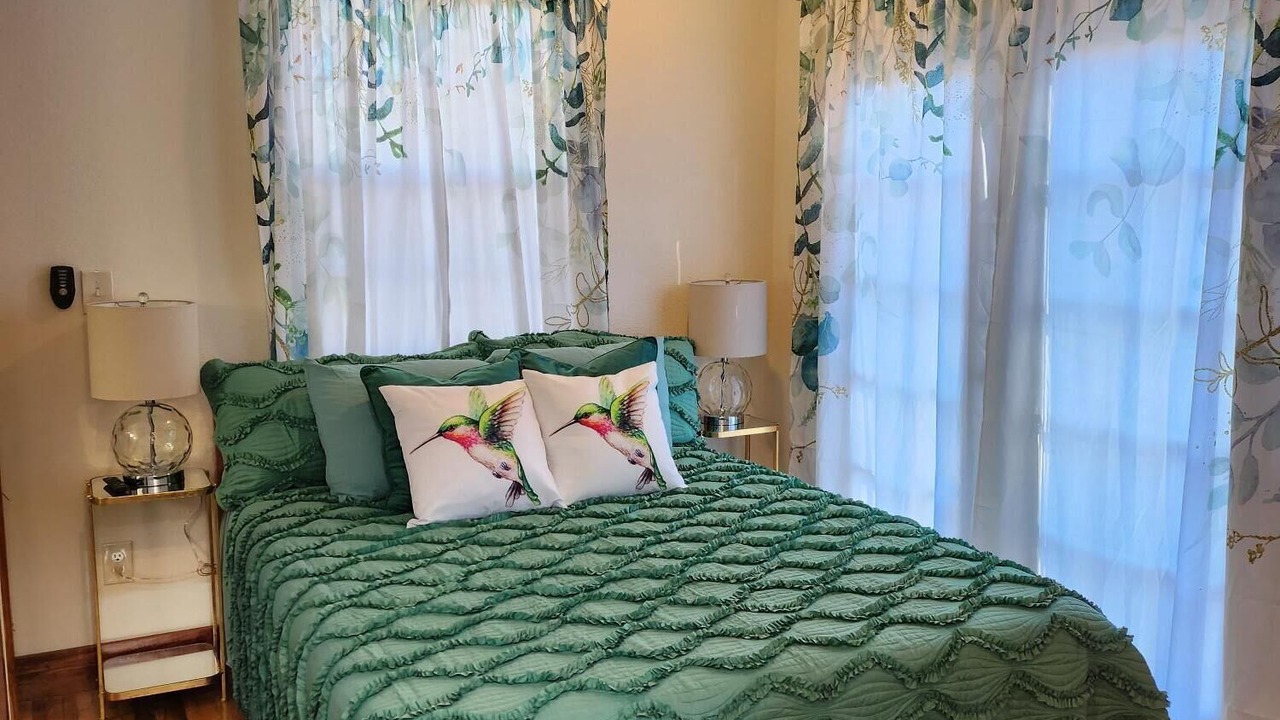 Photo of Bedroom in Cayuga