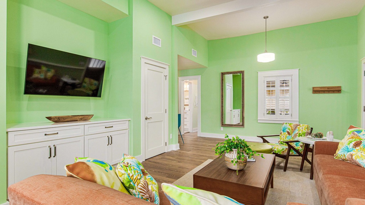 Photo of Livingroom in Old East Hill