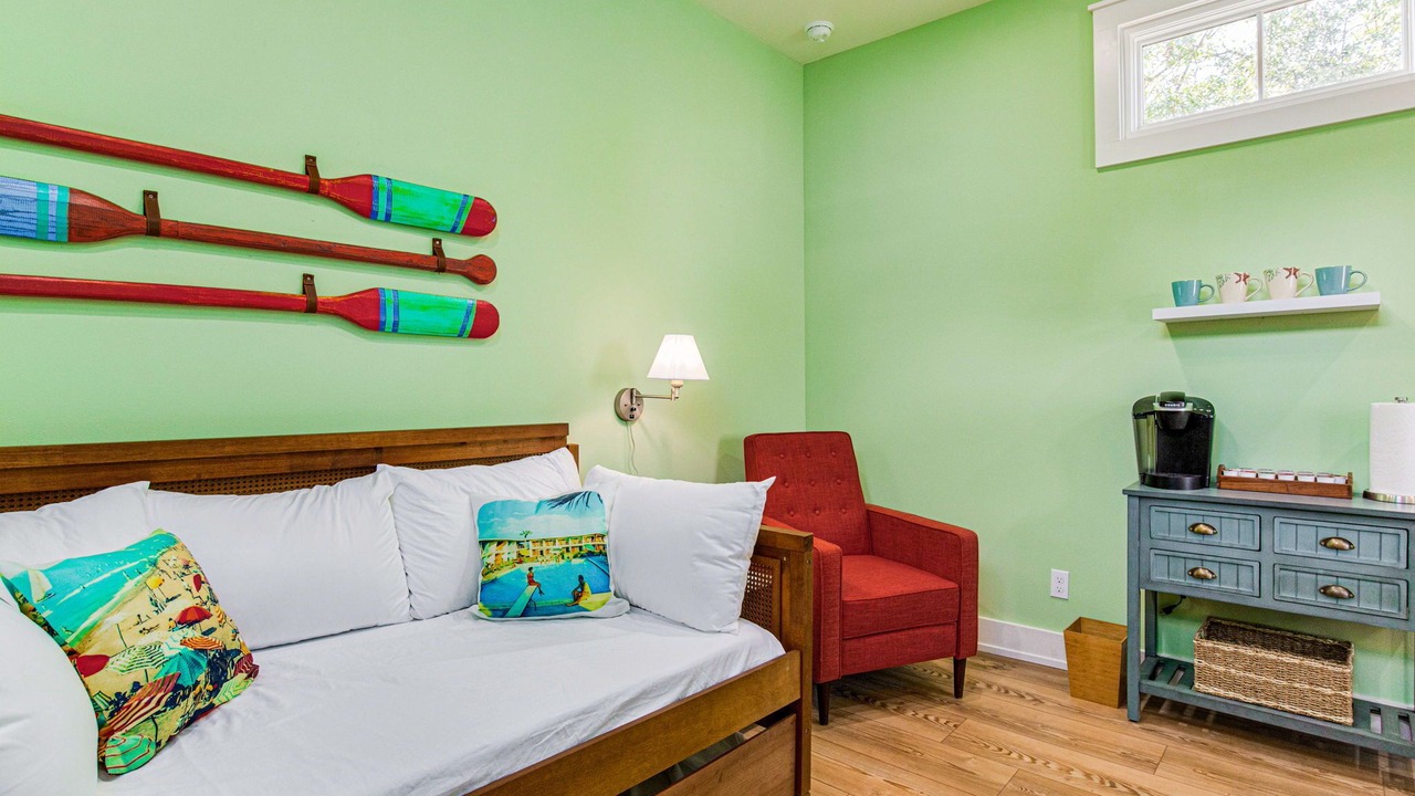 Photo of Livingroom in Old East Hill