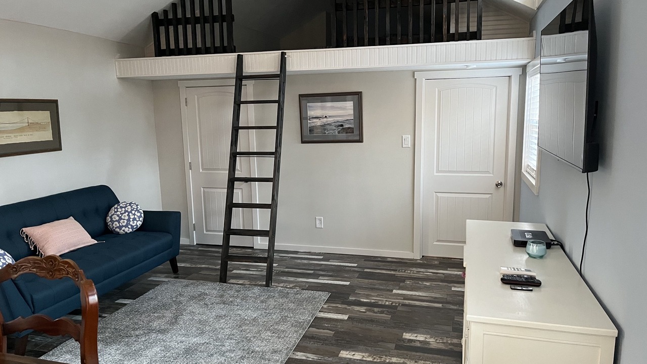 Photo of Livingroom in Kingston