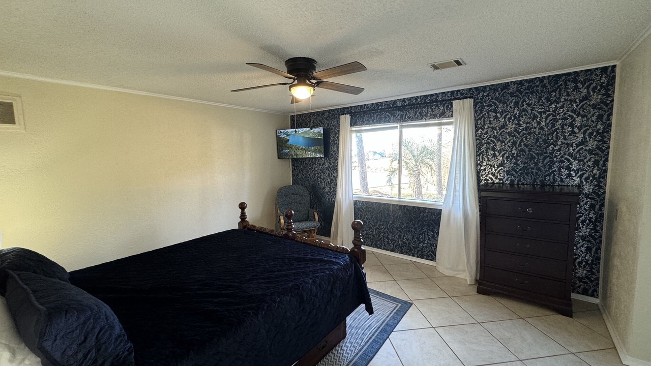 Photo of Bedroom in West Livingston