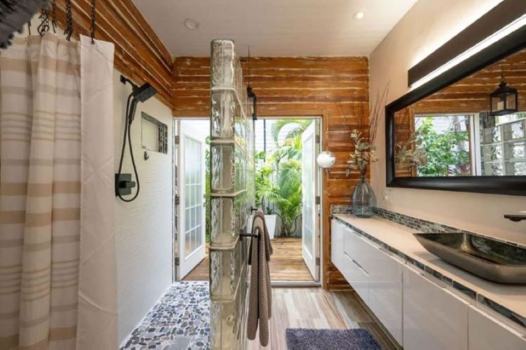 Photo of Bathroom in Old Town
