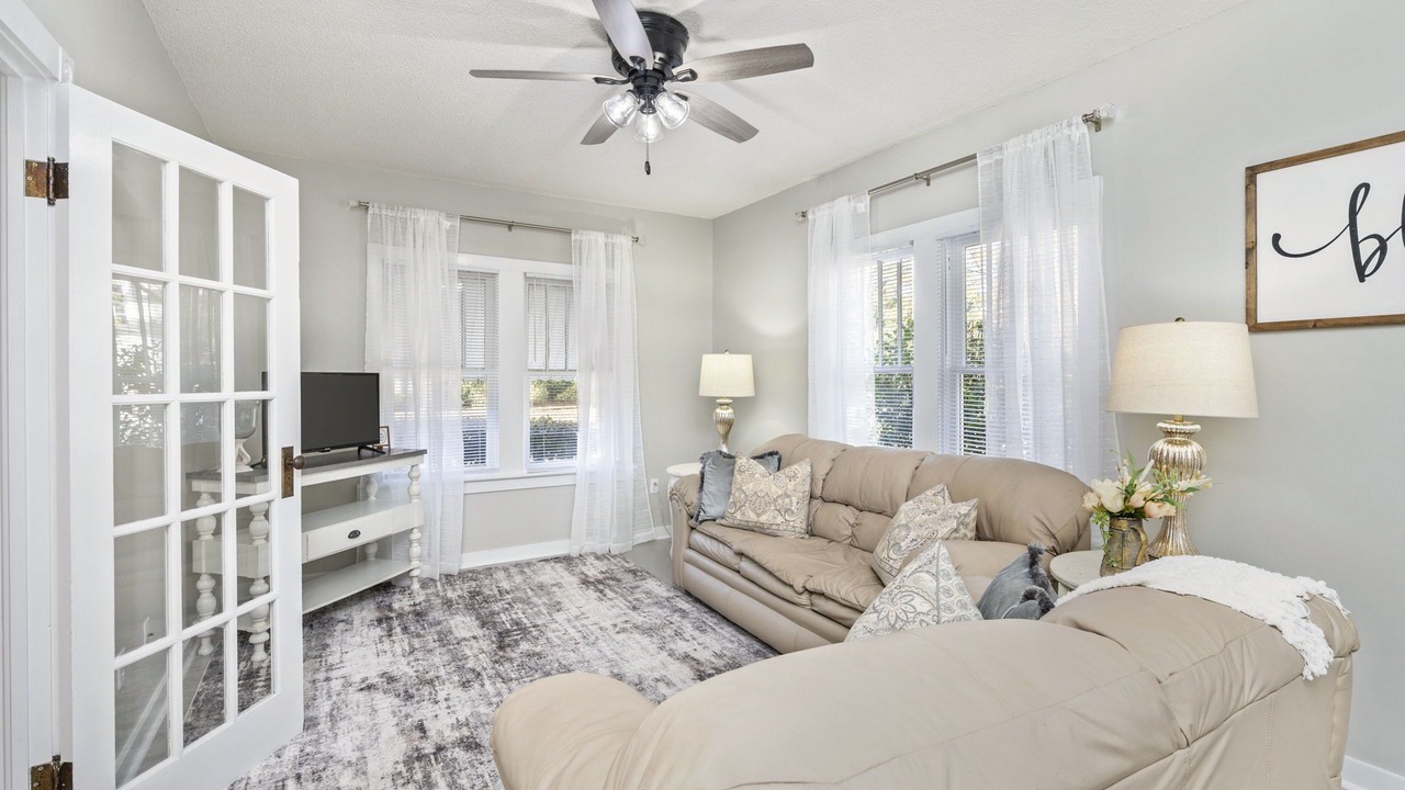 Photo of Livingroom in Crestview