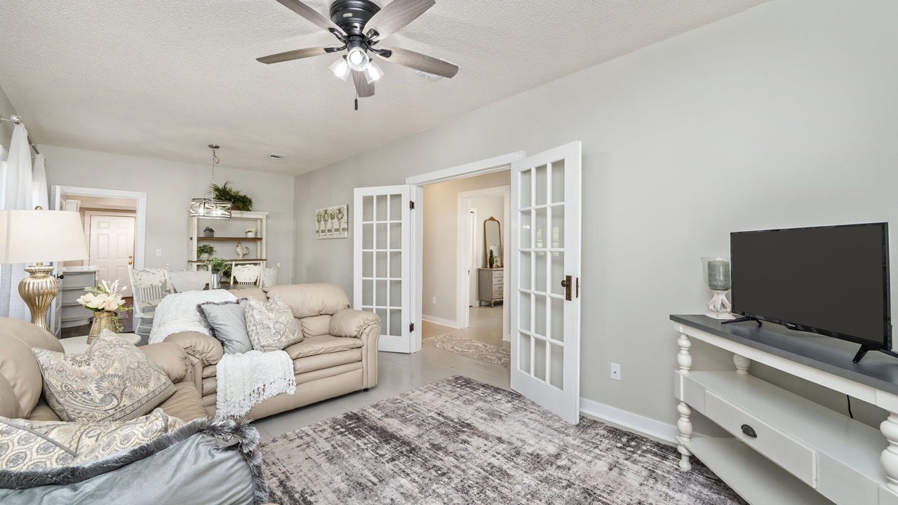 Photo of Livingroom in Crestview