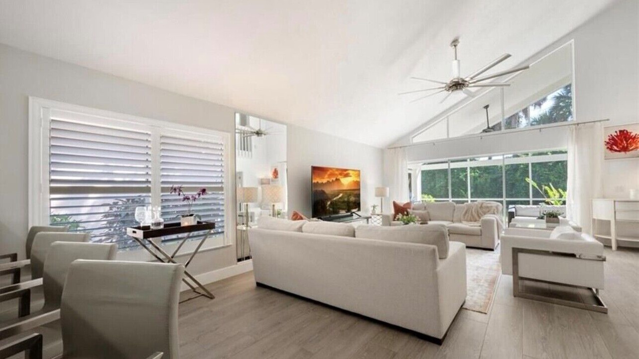 Photo of Livingroom in Grey Oaks