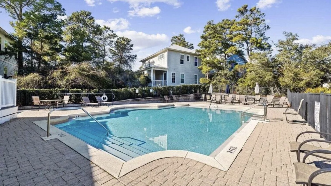 Photo of Outdoor in Lakeside at Blue Mountain Beach