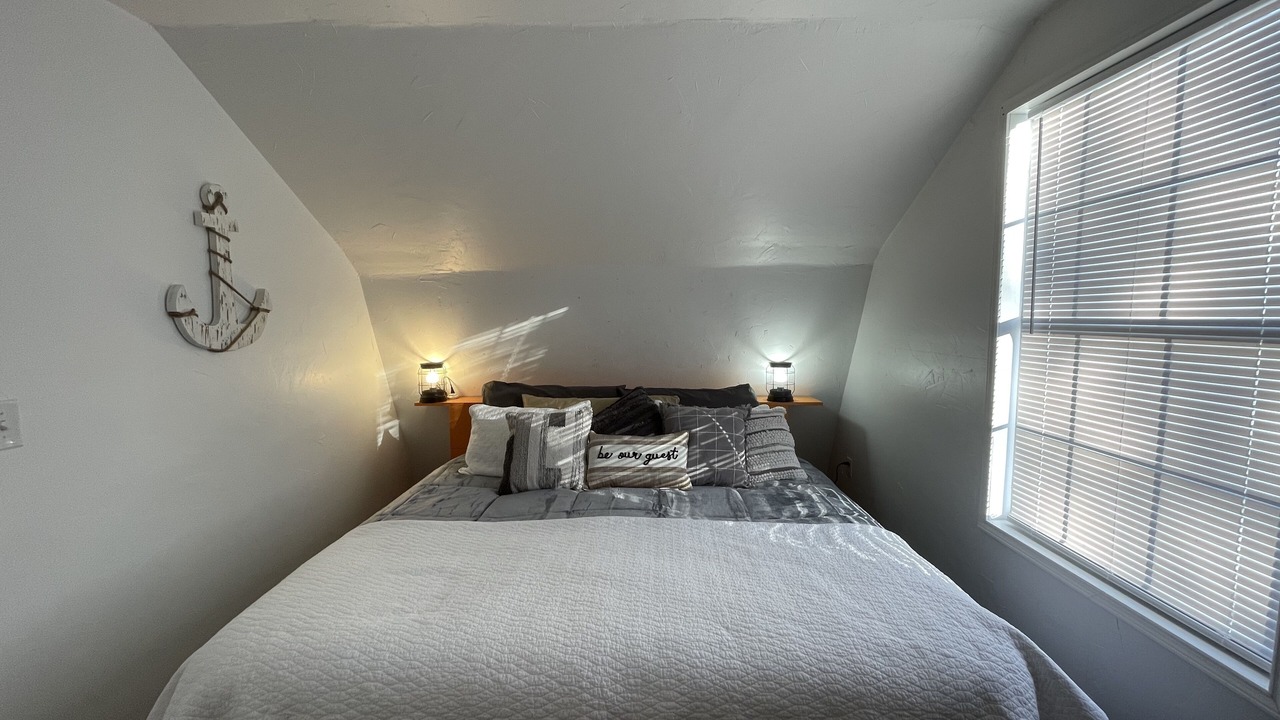 Photo of Bedroom in Avinger
