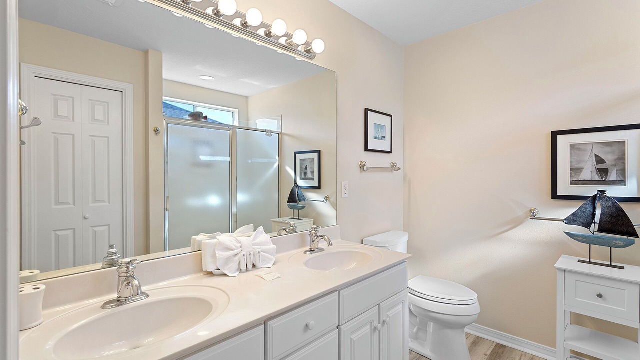 Photo of Bathroom in Clipper Cove