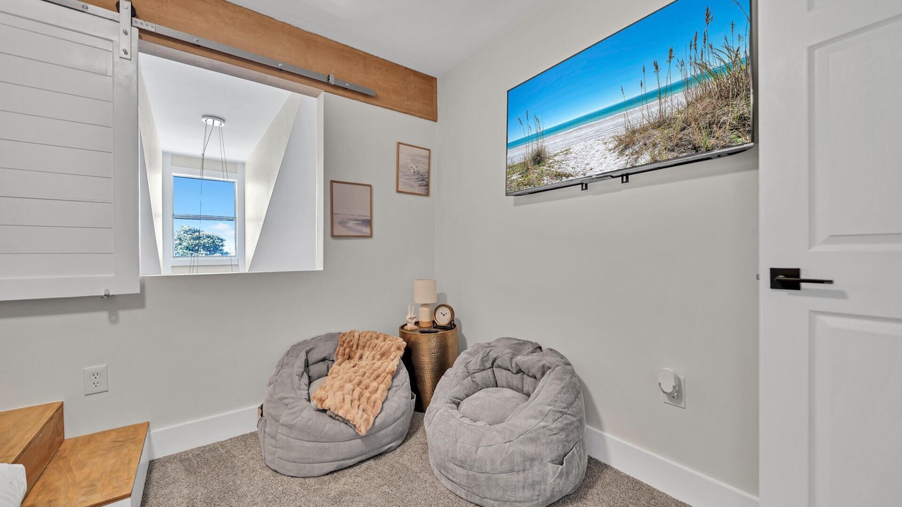Photo of Bedroom in Crystal Shores