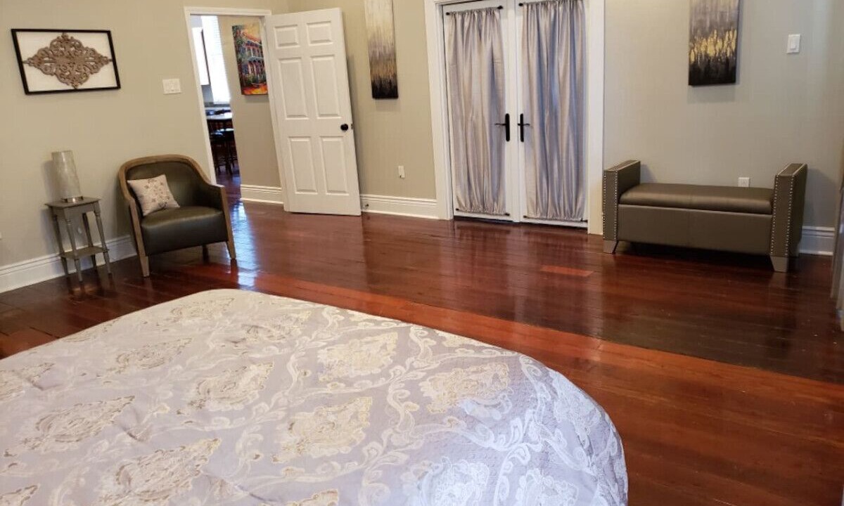 Photo of Bedroom in Algiers Point