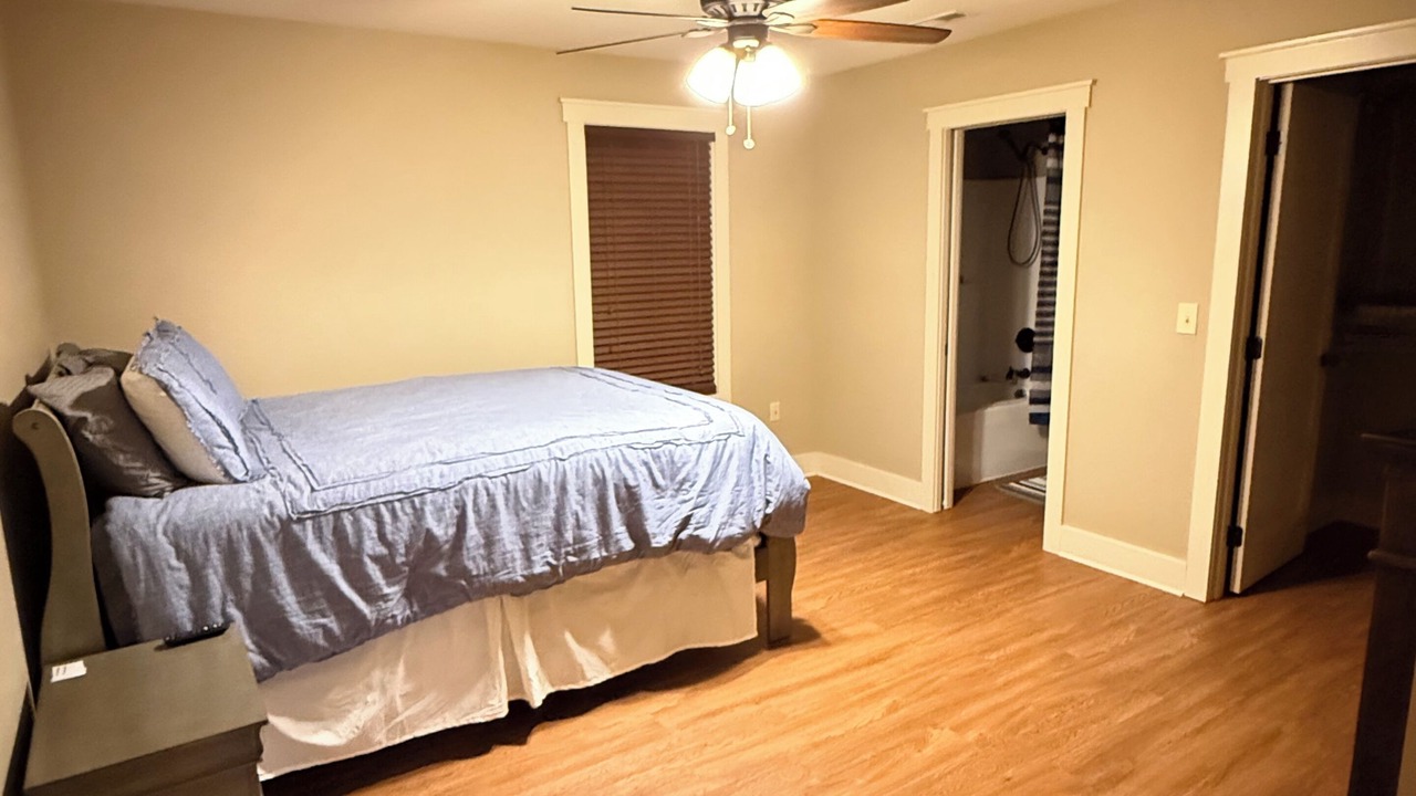 Photo of Bedroom in Guntersville