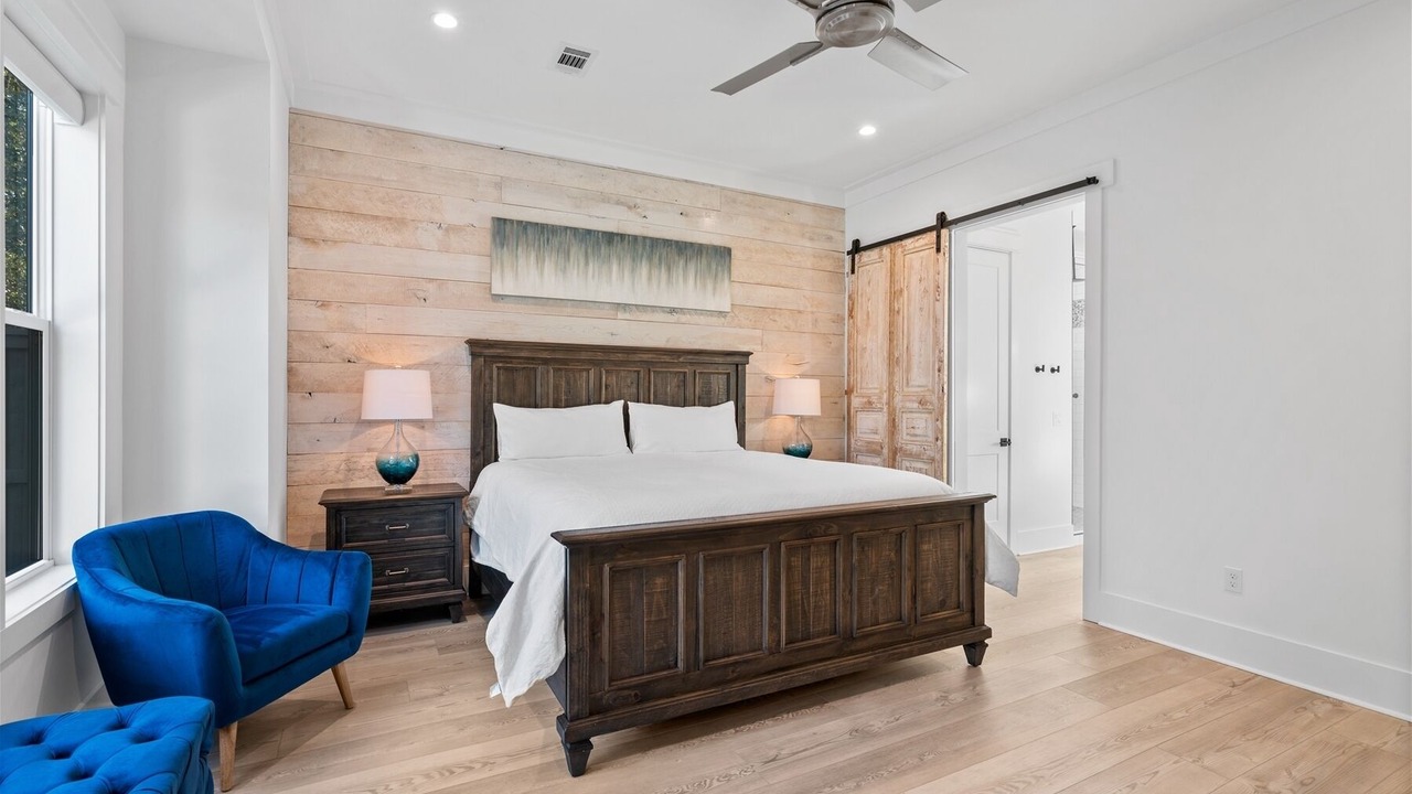 Photo of Bedroom in Gulfview Heights