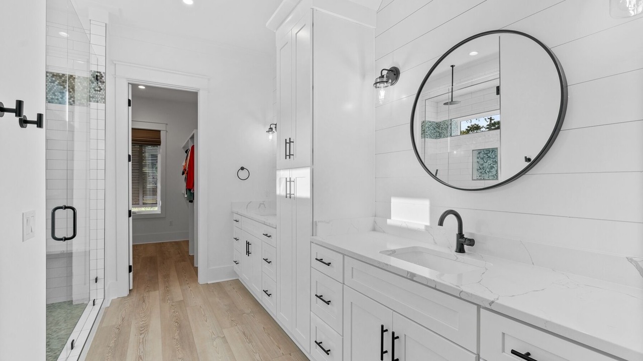 Photo of Bathroom in Gulfview Heights