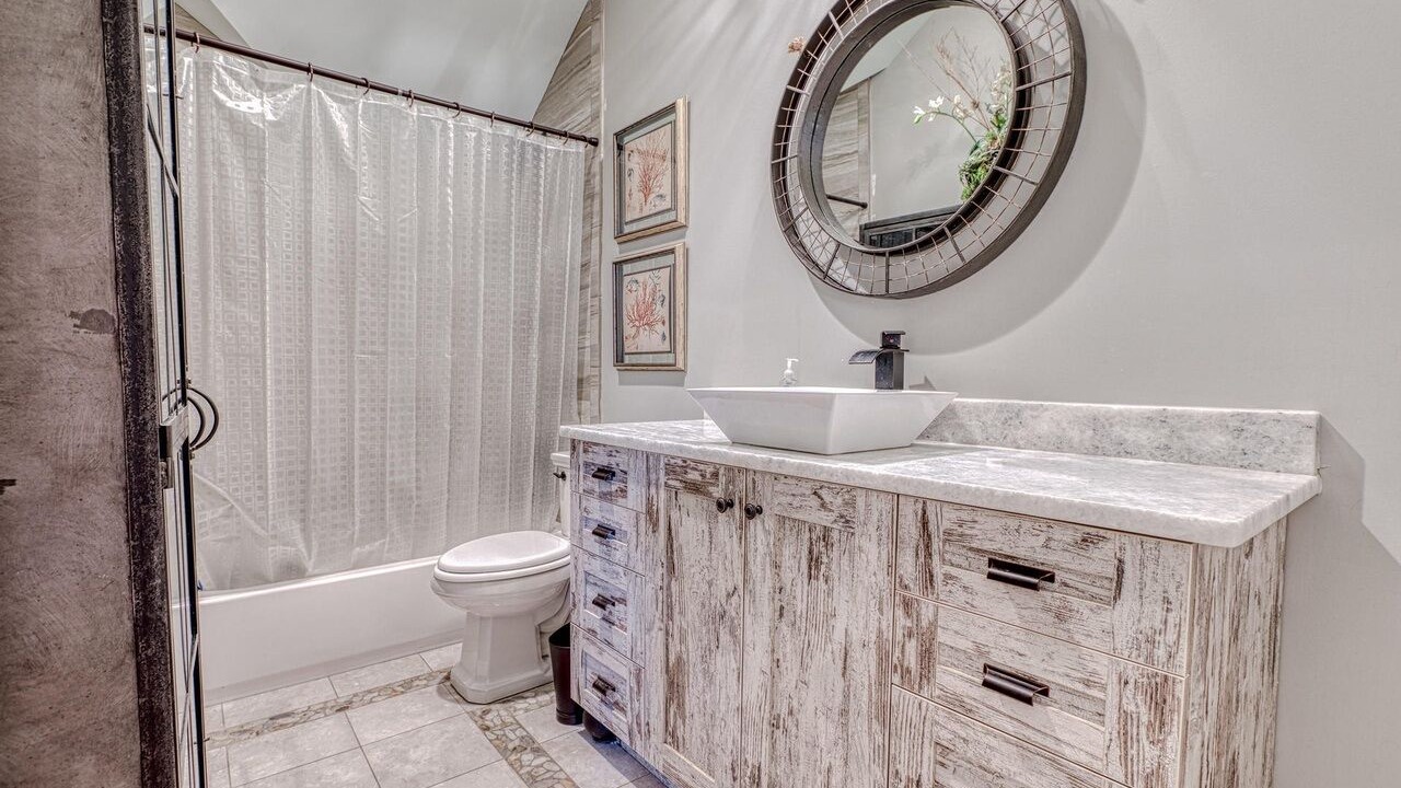 Photo of Bathroom in Treetop