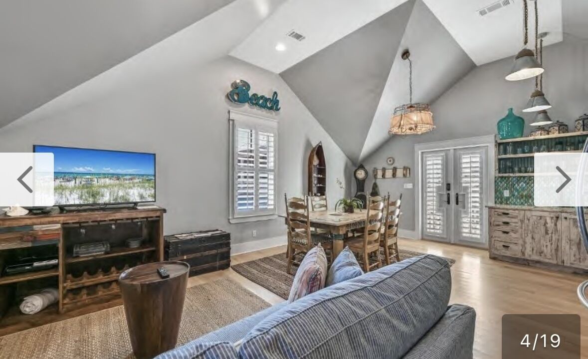 Photo of Livingroom in Treetop