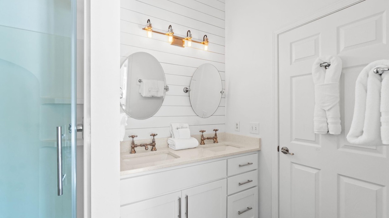 Photo of Bathroom in Laguna Beach