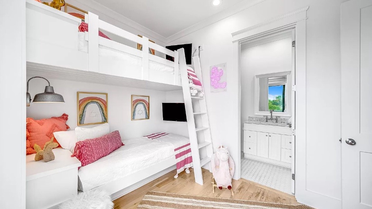 Photo of Bedroom in Laguna Beach Estates