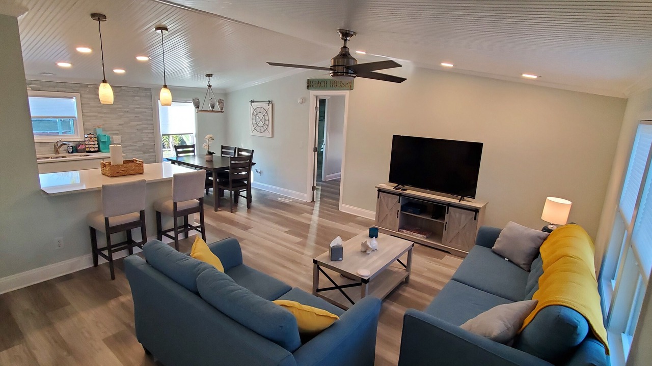 Photo of Livingroom in Butler Beach
