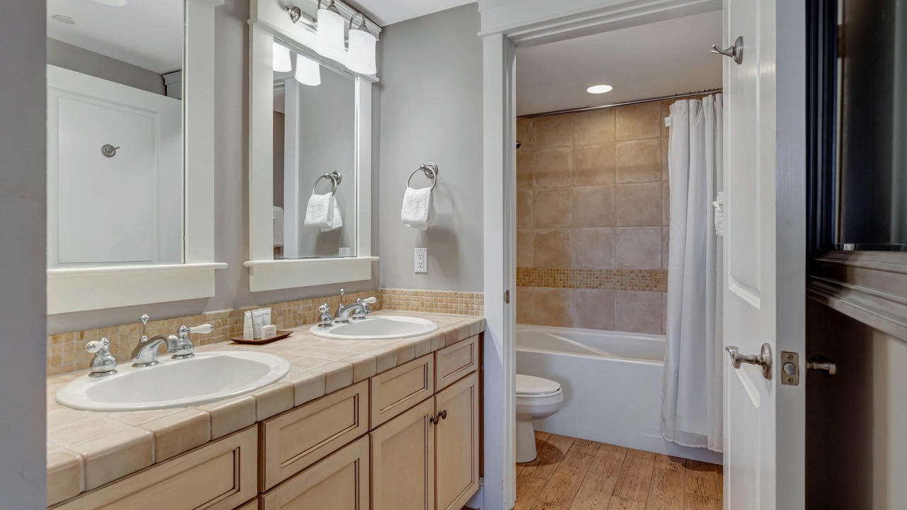 Photo of Bathroom in Villa Lago