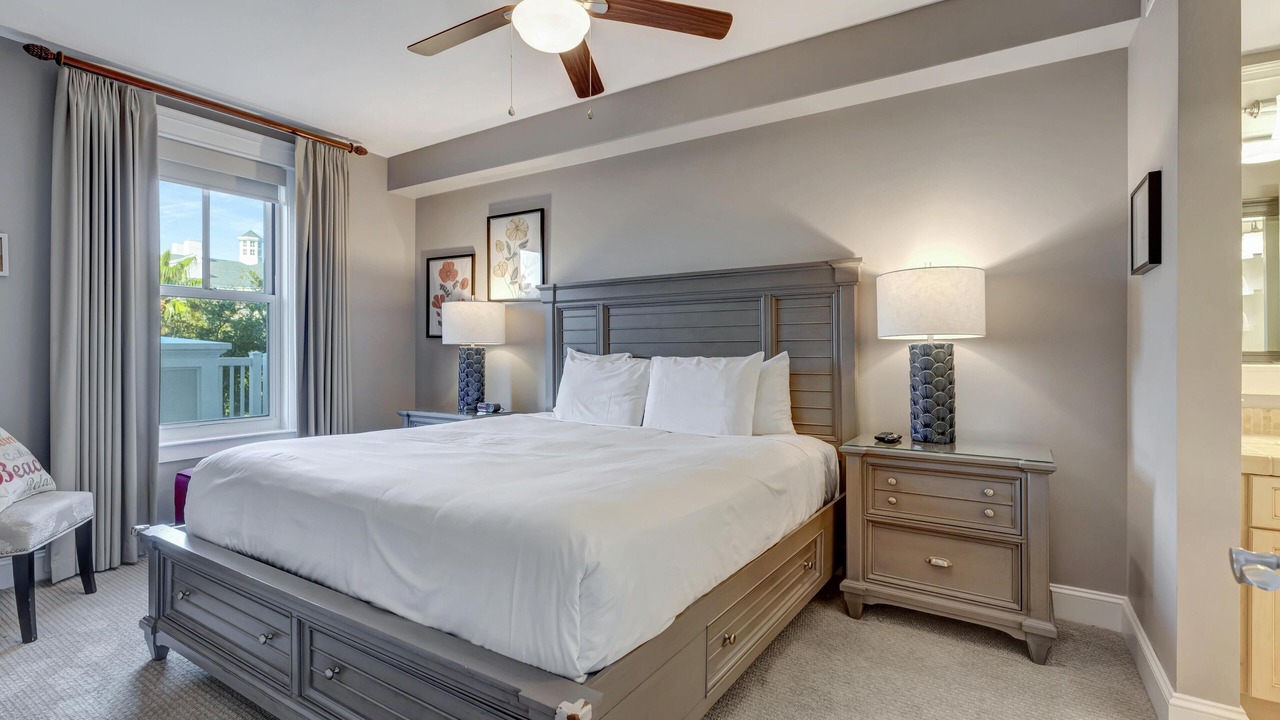 Photo of Bedroom in Villa Lago
