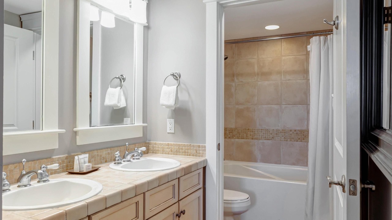 Photo of Bathroom in Villa Lago