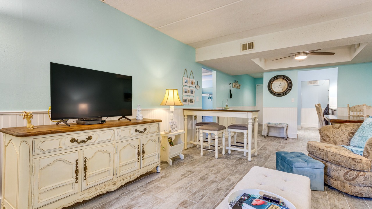 Photo of Livingroom in Mary Esther