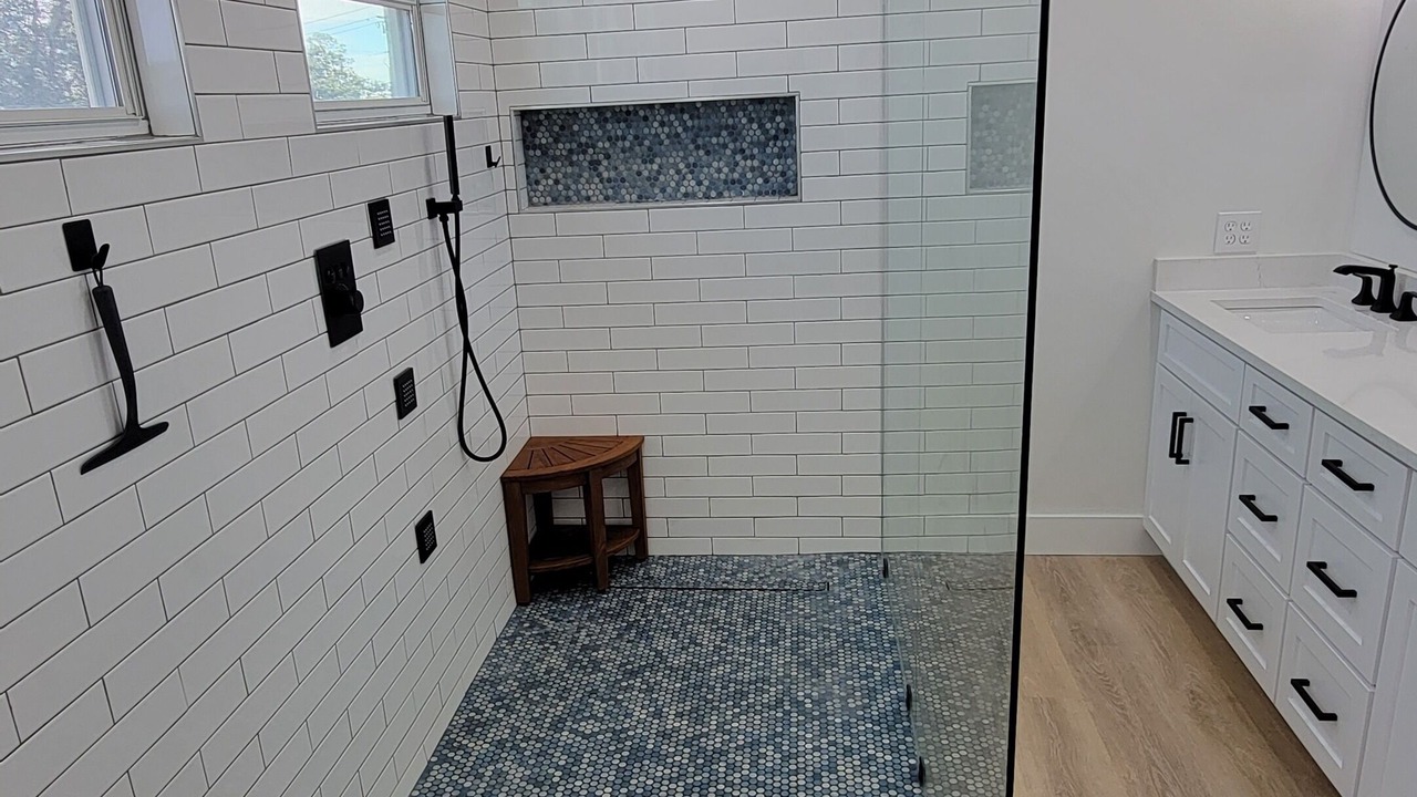 Photo of Bathroom in Thomas Drive