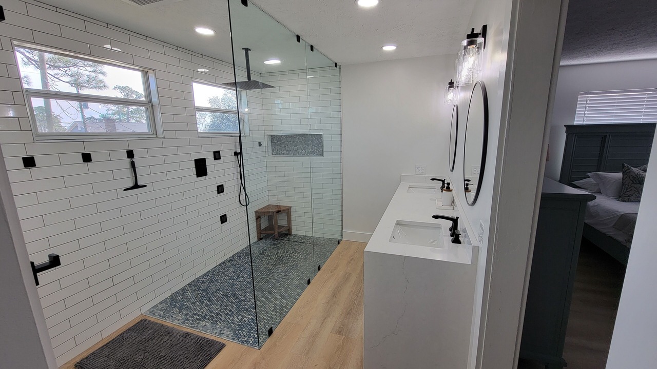 Photo of Bathroom in Thomas Drive