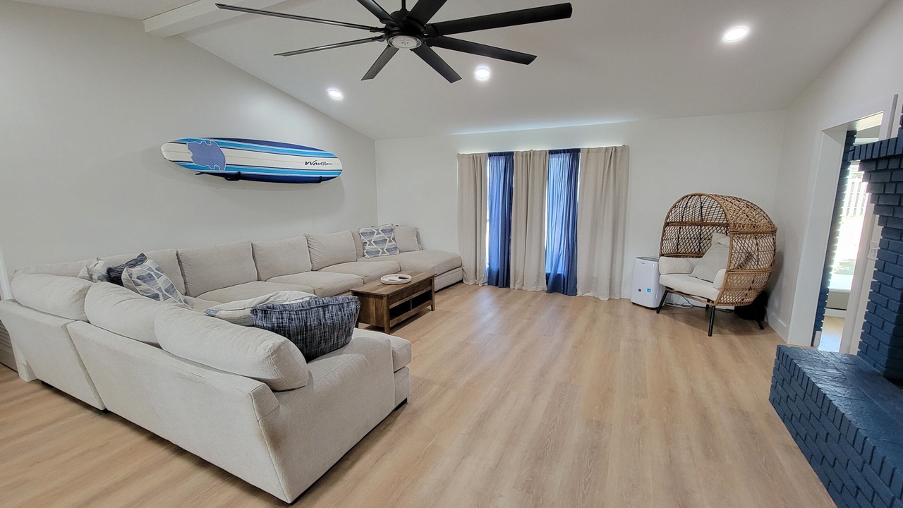 Photo of Livingroom in Thomas Drive