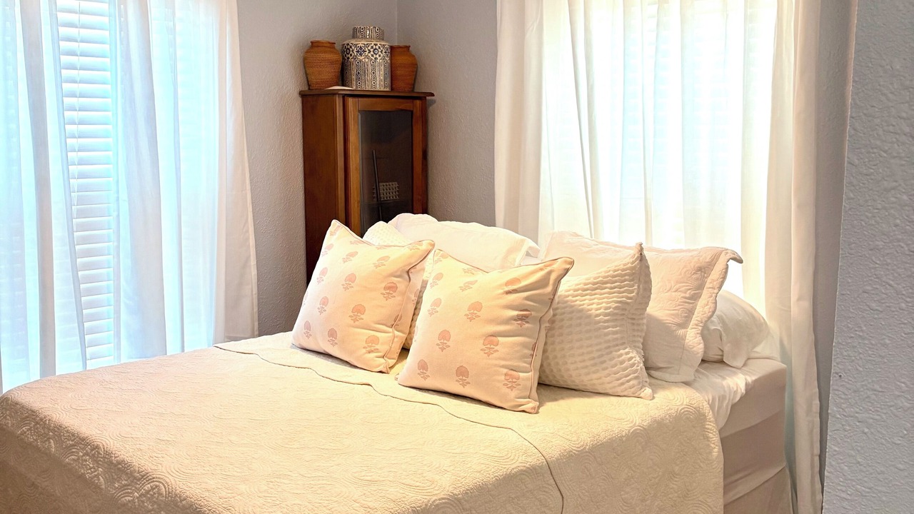 Photo of Bedroom in Navy Point