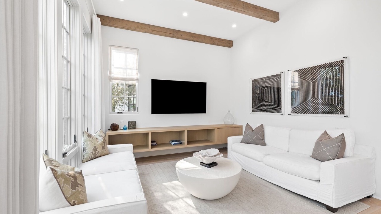 Photo of Livingroom in SeaNest Village