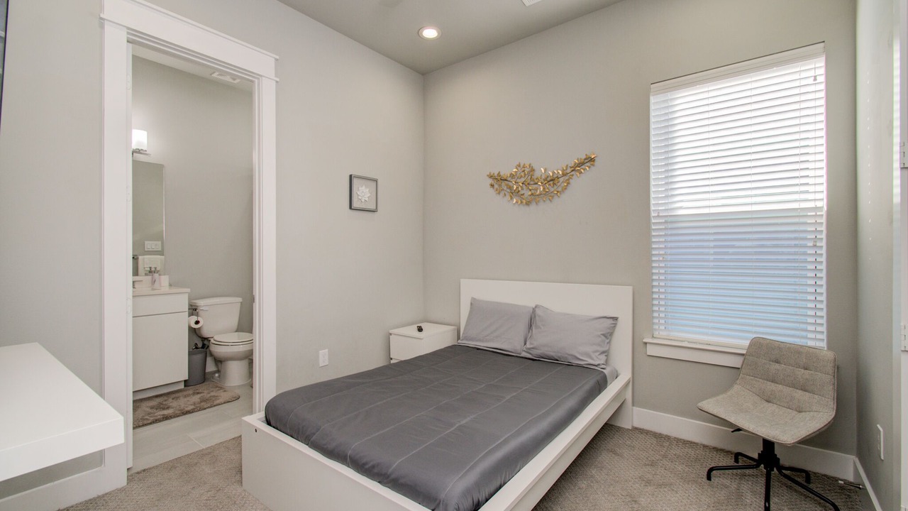 Photo of Bedroom in Astrodome