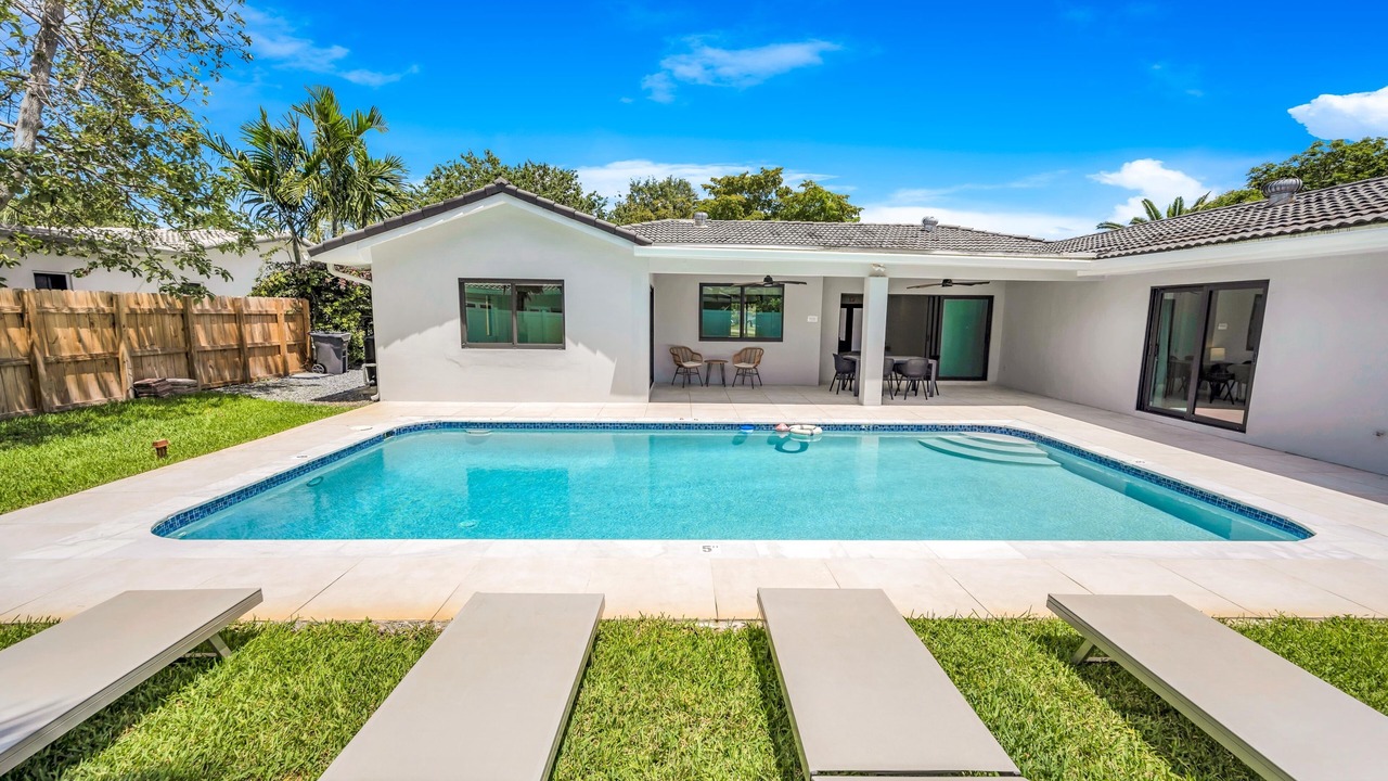 Photo of Outdoor in Emerald Hills