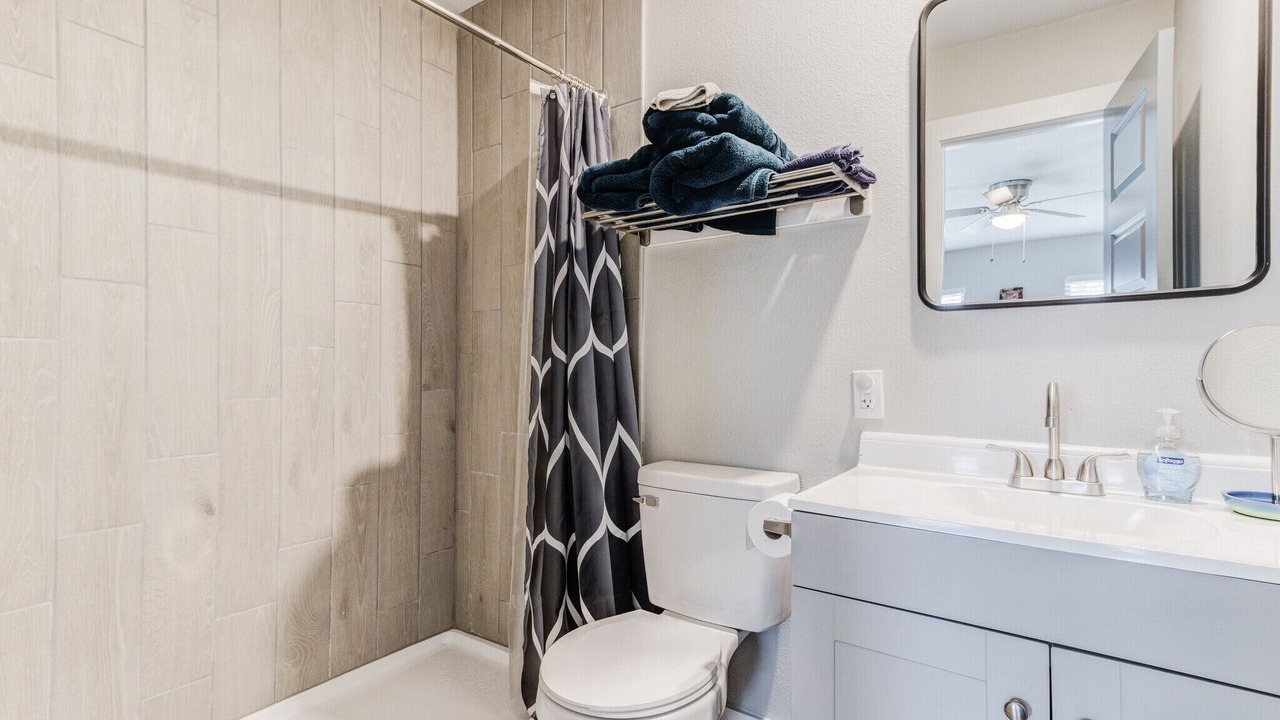 Photo of Bathroom in Central Arlington