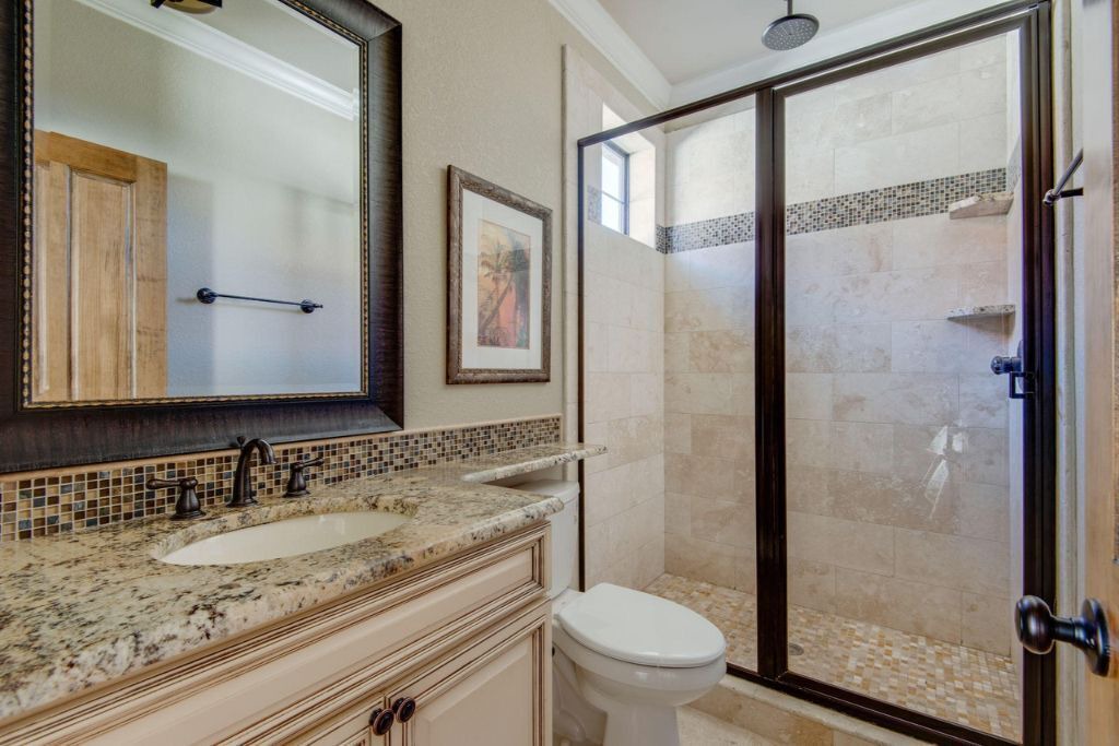 Photo of Bathroom in Villa Lago