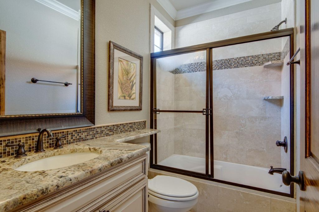Photo of Bathroom in Villa Lago