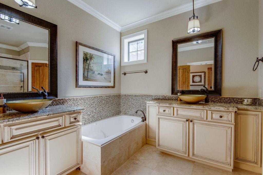 Photo of Bathroom in Villa Lago