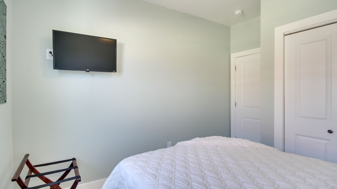 Photo of Bedroom in Waveland
