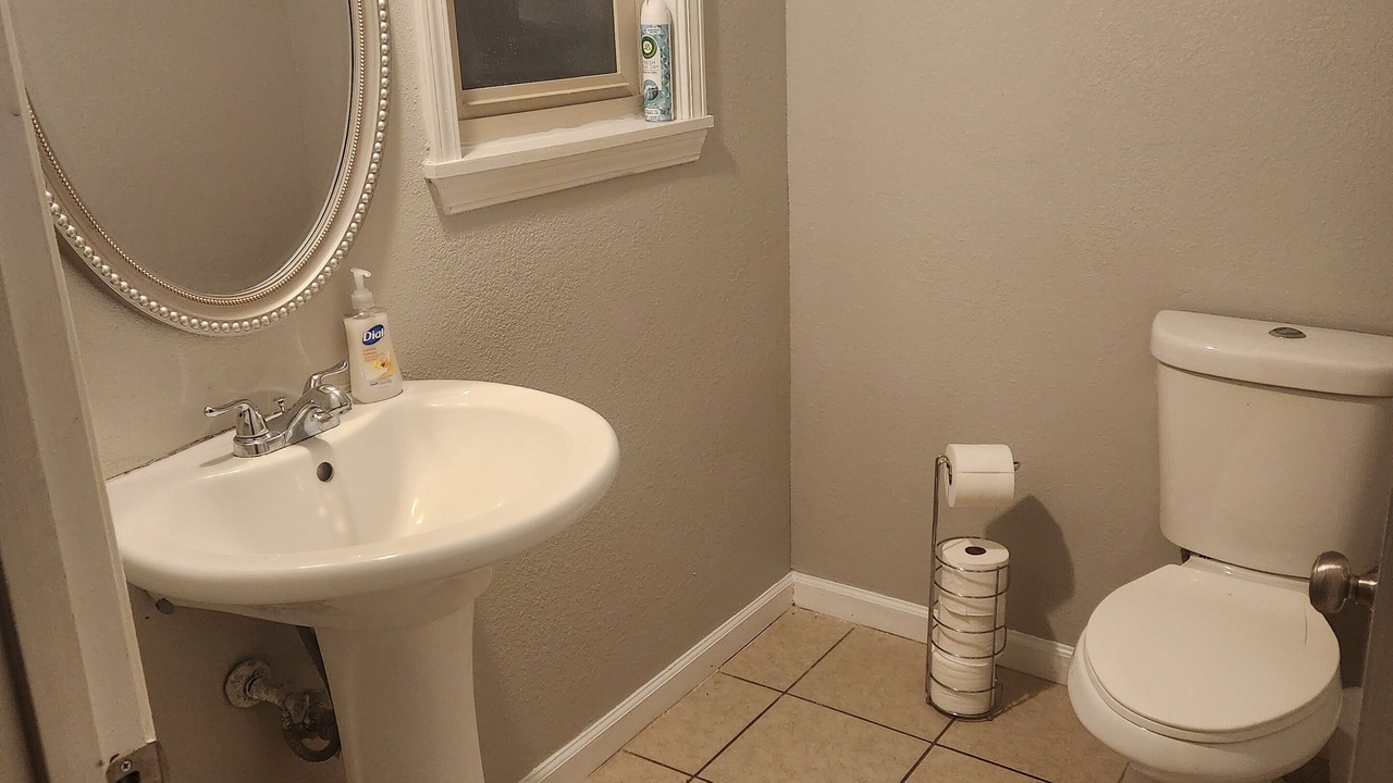 Photo of Bathroom in Orange