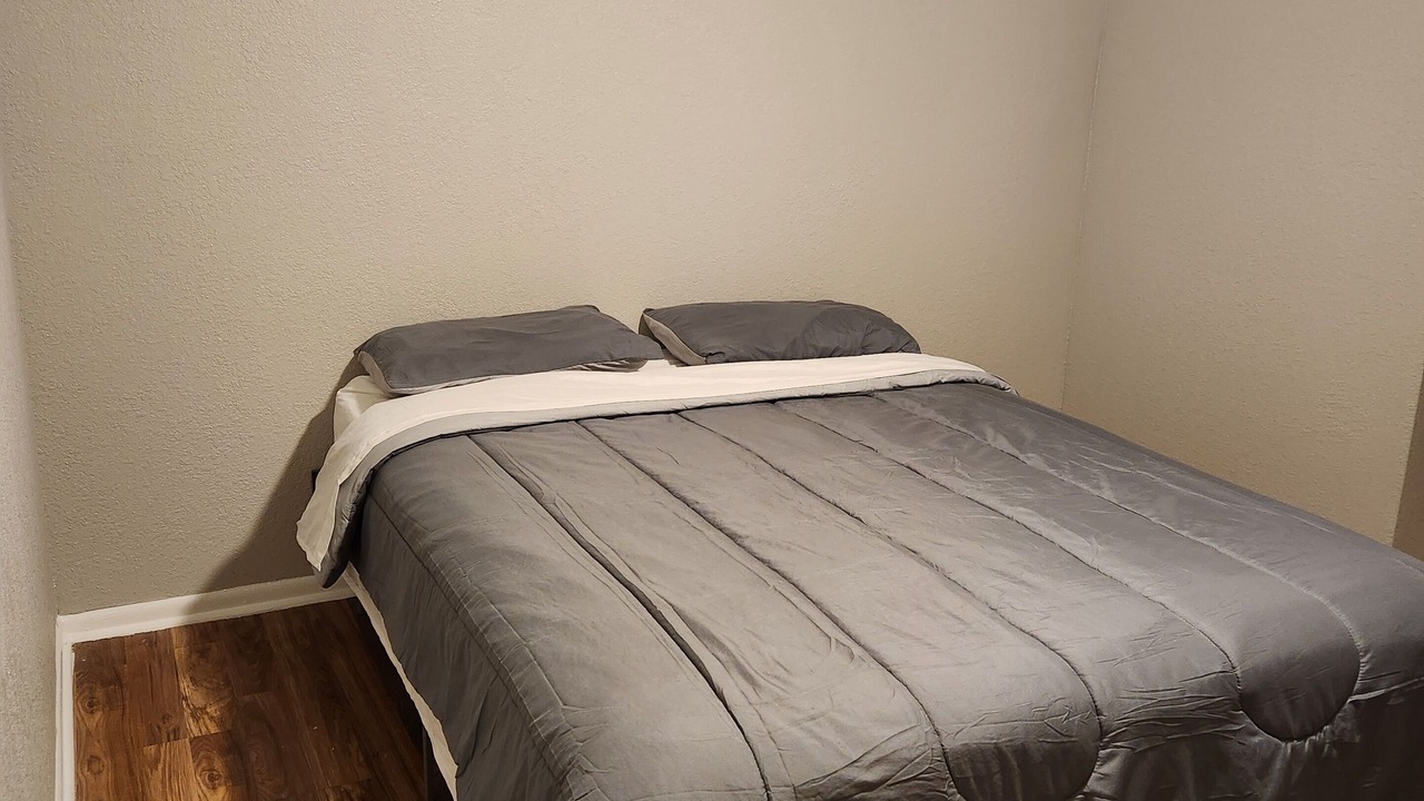 Photo of Bedroom in Orange