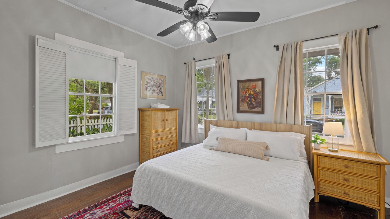 Photo of Bedroom in Washington Square