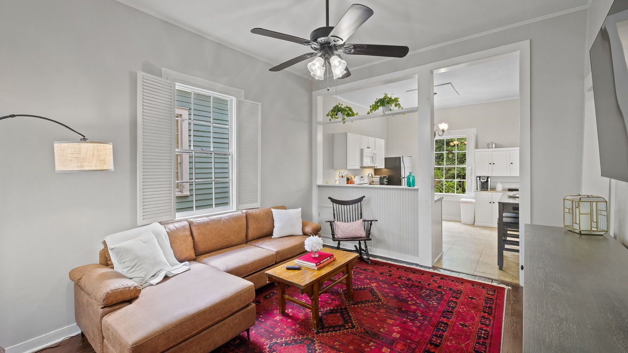 Photo of Livingroom in Washington Square