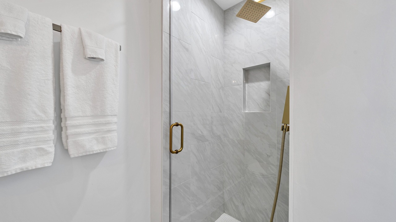 Photo of Bathroom in Avalon Beach Estates