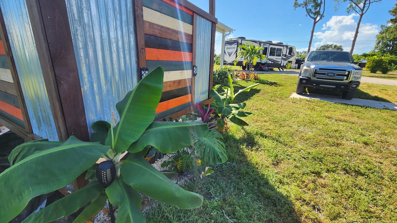 Photo of Outdoor in Suncoast Estates