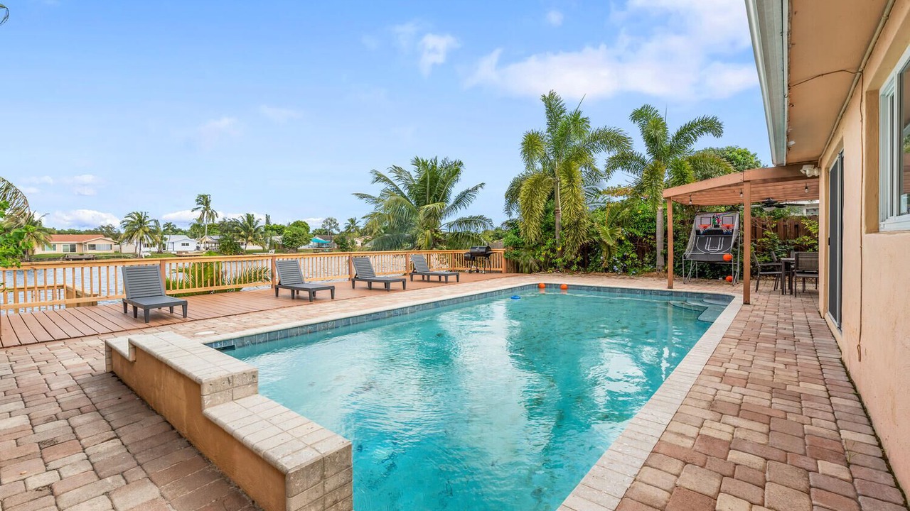 Photo of Outdoor in Palm Aire Village West