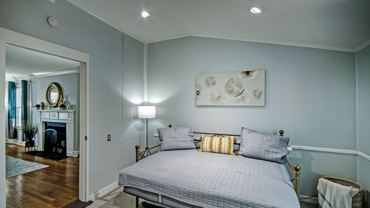 Photo of Bedroom in Fondren