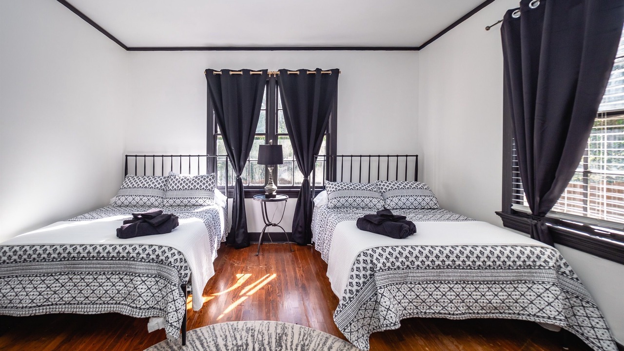 Photo of Bedroom in Fondren