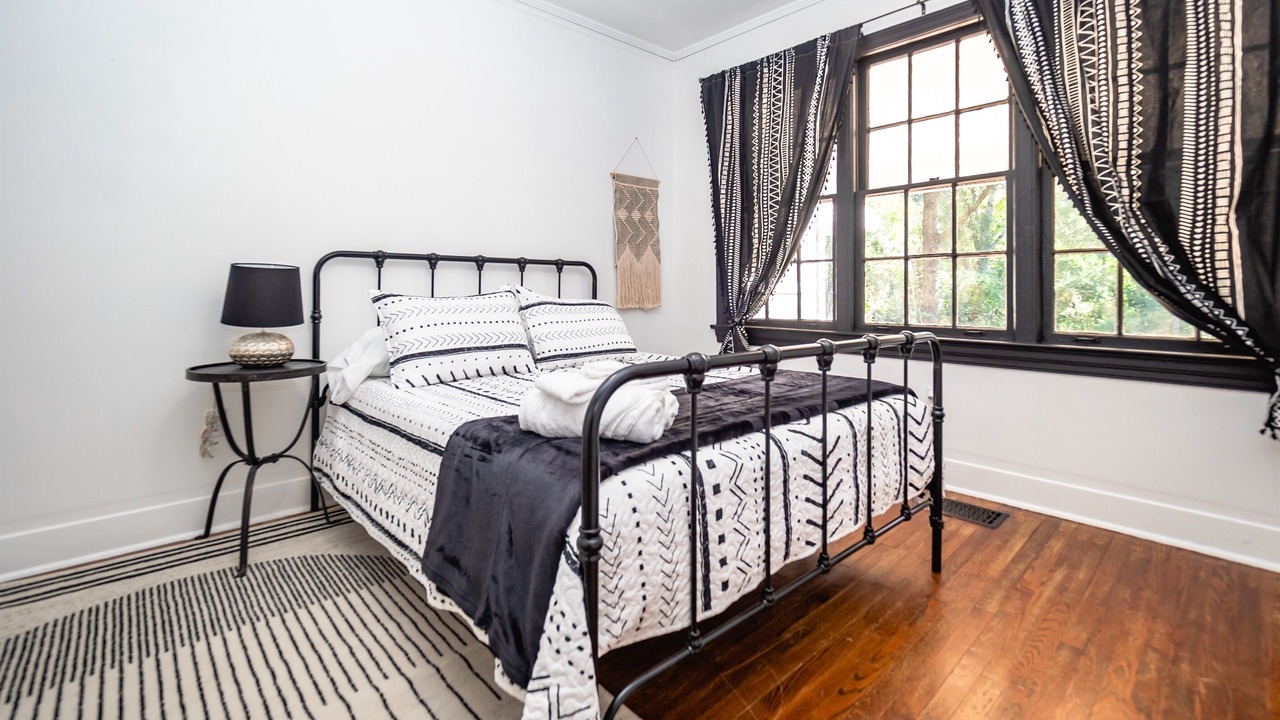 Photo of Bedroom in Fondren