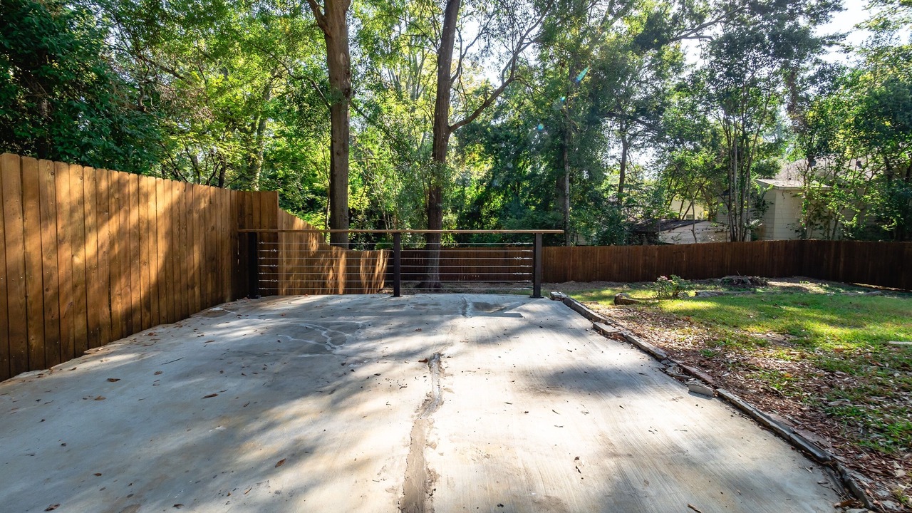 Photo of Outdoor in Fondren